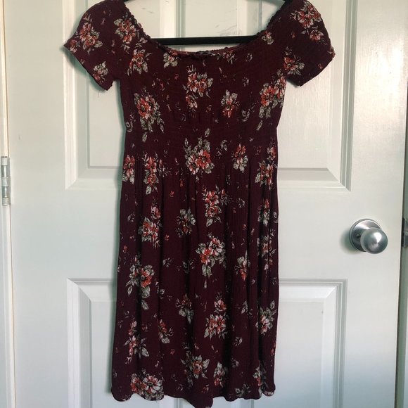 Off the Shoulder Floral Dress Size S - Picture 2 of 2